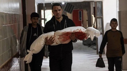 10 dëshmorë në sulmin ajror dhe artilerik të regjimit sionist në jug të Rripit të Gazës