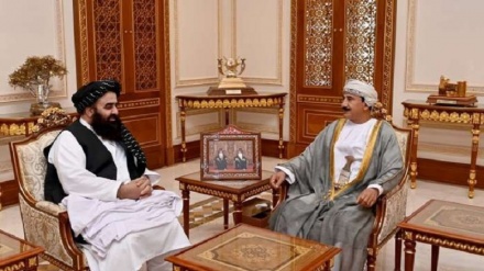 دیدار متقی با وزیر دفتر سلطنتی عمان در مسقط