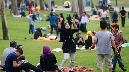 Dita e Natyrës në Iran; pikniku më i madh familjar në botë + foto
