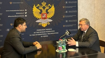Trampın təhdidlərini pisləyən Ulyanov İranla razılaşmanın yeganə yolunun diplomatiyadan keçdiyini bildirib
