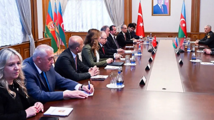 Ադրբեջանի պաշտպանության նախարարն ընդունել է Թուրքիայի ազգային ժողովի պատվիրակությանը