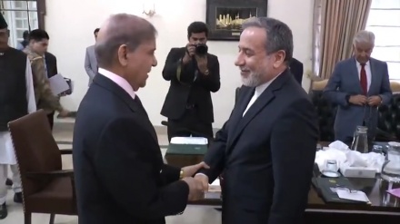 شریف در دیدار عراقچی: پاکستان با حمله تروریستی در هند هیچ ارتباطی ندارد