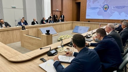 İron iyən Rusiya Ali Milli Əmniyyət Şura katibon bə mıştərəkə planon de veyə surəti bə həyot dəvordıney təkid kardəşone