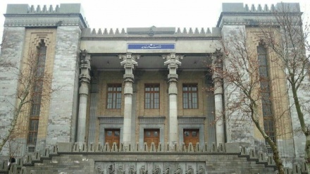 کاردار فرانسه به وزارت امور خارجه ایران احضار شد