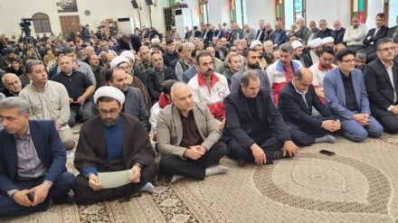Ayətullah Bəhcət Fuməni çe mistisizmi(irfoni)bandı-ku və mənəvi rəhbər be.