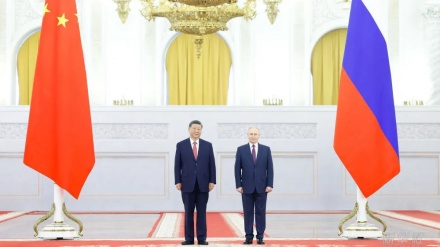 'Shantazhimi hegjemonist' i SHBA-së në fokus, ndërsa Putini mirëpret 'mikun e dashur' Xi