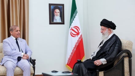 Imam Khamenei: Kami Optimis dengan Masa Depan Dunia Islam