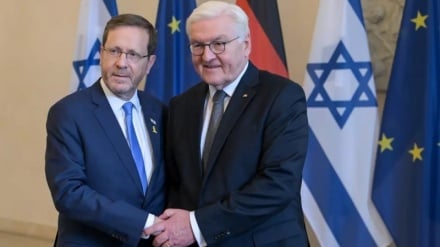 German intellectuals, people able to prevent absolute fall of human values in country? 