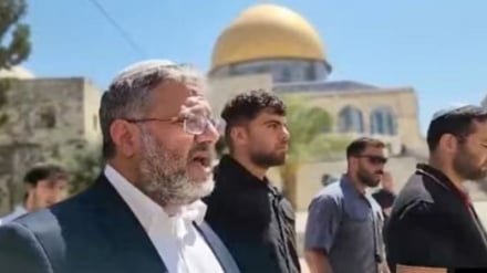 Waziri Mzayuni mwenye misimamo ya kufurutu ada aivunjia heshima Masjid al-Aqswa 