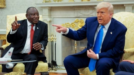 Ramaphosa amfumba mdomo Donald Trump