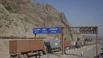گذرگاه مرزی خرلاچی بین افغانستان و پاکستان پس از ۶ ماه باز شد