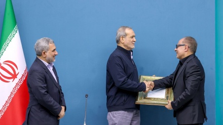Pezeşkiyan: Bacarığı, biliyi, motivasiyası, İran sevgisi olanların hamısı meydana çıxmalıdır