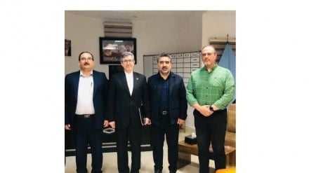 İroni Bokuyədə bıə səfirəti icroəkə de Ostoro vali vəzifə icroəkə miyono bıə dido iyən diyaloq