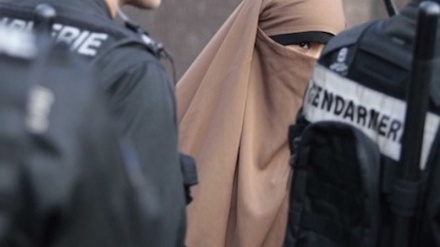 Amnesty International warnt vor islamfeindlichen Äußerungen in Frankreich / Verschleierte Frauen sind Opfer alltäglicher Islamophobie in Europa