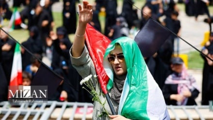 Санги тамоми мардуми Эрон дар маросими ташйиъи пайкарҳои 60 шаҳиди Иқтидор+ тасовир