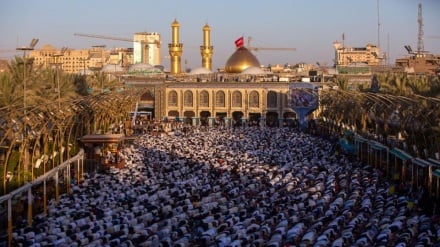 شکوه نماز عید قربان در بین الحرمین کربلا