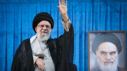 امام خامنه‌اي: اټومي صنعت د ایران د ملت پورې اړه لري، له امريکا او نورو سره هېڅ تړاو نه لري + انځورونه