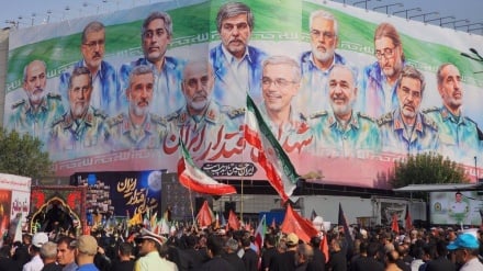 Iran hält eine große Beerdigung für die Märtyrer der israelisch-amerikanischen Aggression ab