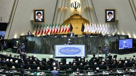 Parlamenti Islamik i Iranit pezullon bashkëpunimin me ANEA derisa të garantohet siguria e objekteve bërthamore dhe shkencëtarëve atomikë