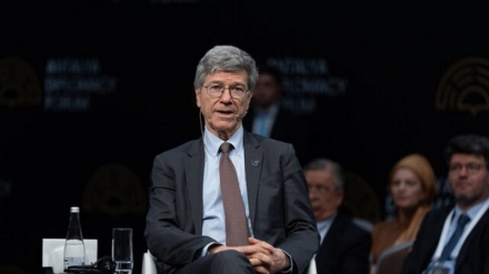Jeffrey Sachs: The US is in no position to enter conflict with Iran