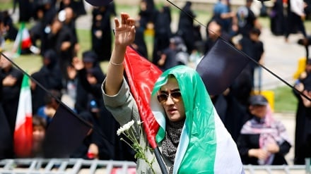 سنگ تمام مردم ایران در مراسم تشییع ۶۰ شهید اقتدار+ تصاویر