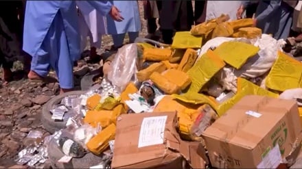 طالبان صدها کیلوگرم مواد مخدر را به آتش سپردند