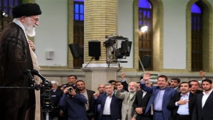 دیدار نمایندگان مجلس شورای اسلامی ایران با رهبر معظم انقلاب 