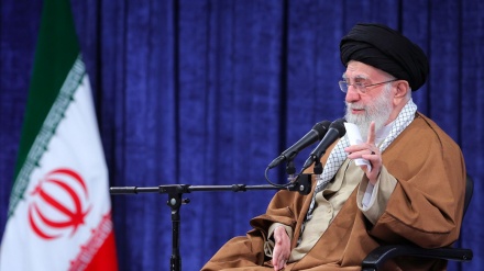 د پاکستان په مطبوعاتو کې د ایران د غني کولو د حق د دفاع په اړه د اسلامي انقلاب د رهبر د څرګندونو انعکاس