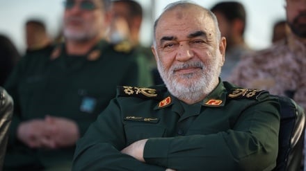 سردار سلامی، سرداربی پروا