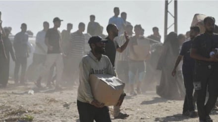 UNRWA: Gli abitanti di Gaza cercano cibo sotto i pesanti bombardamenti