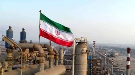 Содироти нафти Эрон ба Чин рекорд зад: 1. 8 миллион бушка дар рӯз