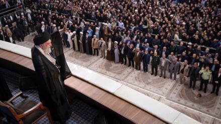 Imam Khamenei: Islamic Revolution surprised Western world