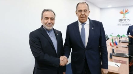 Lavrov stresses diplomacy to resolve Iran's nuclear issue