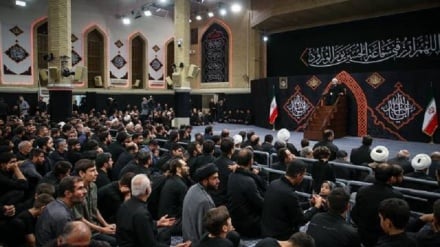 اولین شب مراسم عزاداری حضرت اباعبدالله الحسین (ع) در حسینیه امام خمینی