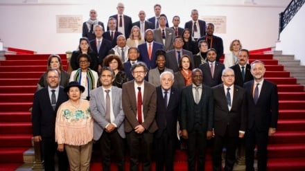 Decisione storica a Bogotà: 11 paesi impongono embargo di armi al regime sionista