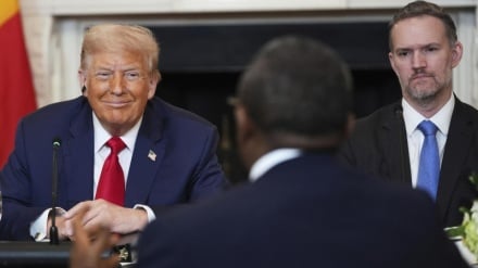 Moderner Kolonialismus: Trump und fünf afrikanische Präsidenten auf der Bühne der historischen Demütigung