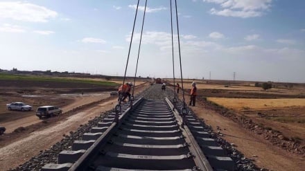 Kontraktori kinez do të elektrifikojë hekurudhën lindje-perëndim të Iranit