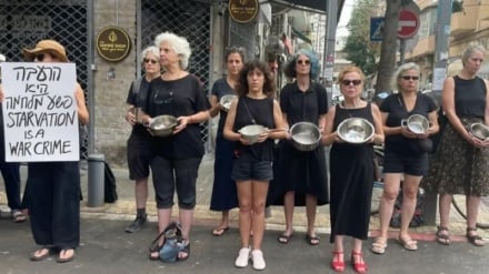 בריונים תקפו נשים שהפגינו בדרום תל-אביב נגד הרעבת תושבי רצועת עזה 
