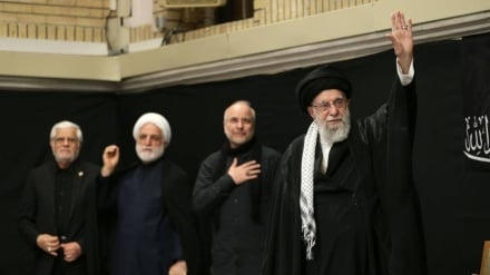 İslam Devrim Liderinin Katılımıyla Aşura Gecesi Yas Töreni Düzenlendi