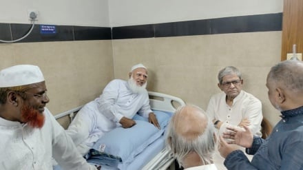 হাসপাতালে জামায়াত আমিরের পাশে মির্জা ফখরুল