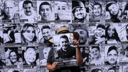 Official statistics negate Trump's claims; Most detainees are migrants without criminal record  