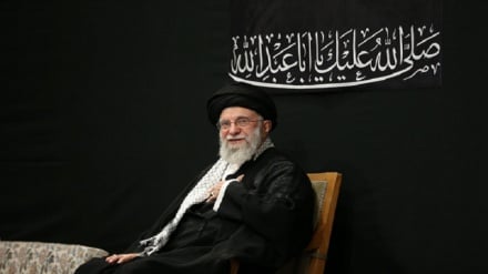 مراسم عزاداری شب عاشورای حسینی با حضور رهبر انقلاب