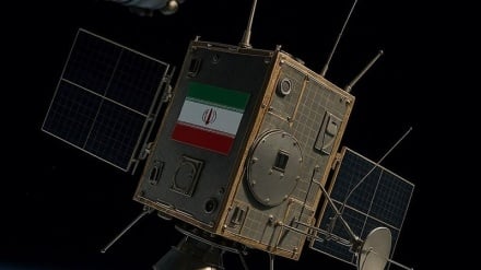 Iran Sukses Luncurkan Satelit Komunikasi Nahid-2 