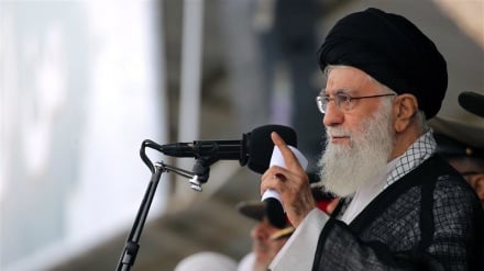 چرا مقابل آمریکا کوتاه نمی‌آییم؟ / درسی از امام حسین(ع) با تبیین امام خامنه‌ای