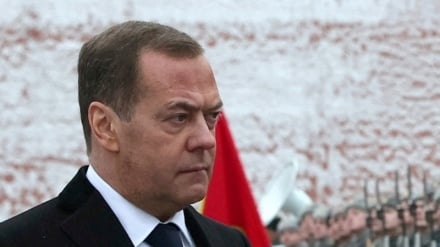 Вашенгтон: Маскав 12 руз фурсат дорад/ Русия хитоб ба Трамп: Дар масири ҷуви хоболуд гом нагузор!