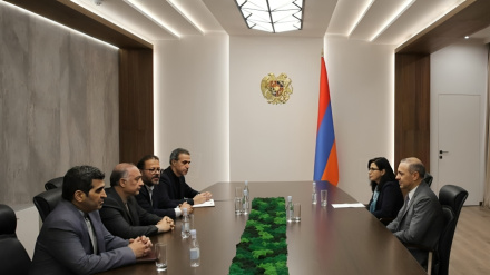 تاکید مقام بلند پایه ارمنستان بر ایستادگی در کنار ملت ایران