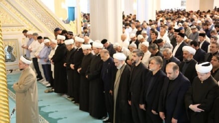 په مسکو کې د مسلمانانو تکبیر د ایران د جنګي توان او یووالي ستاینه وکړه 
