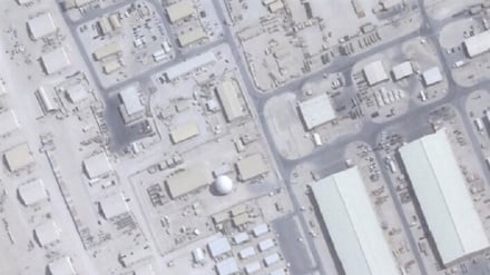 סוכנות הידיעות  :AP תמונות לוויין מראות פגיעות מדויקות בבסיס אל-עודיד האמריקאי בקטאר