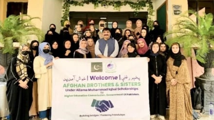 ورود شماری از دانشجویان بورسیه افغانستانی به پاکستان 