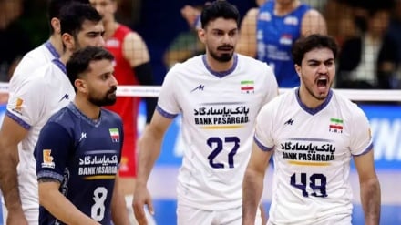 L’Iran brille : stars du volley et carton en hand face à l’Inde